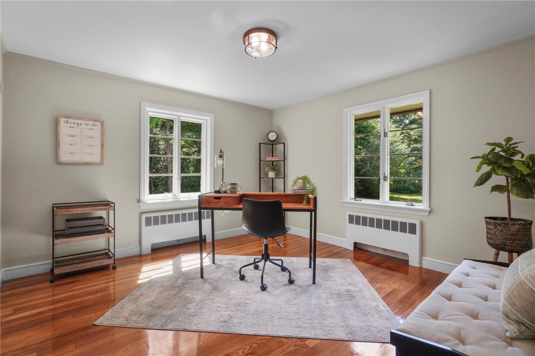 5 Echo Drive Barrington, RI 02806 - Photo 9 of 44 Office/bedroom 2 on floor 1