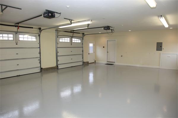 486 Greenwich Road Hardwick, MA 01037 - Photo 29 of 30 an empty room with windows and ceiling fan