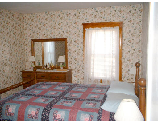 38 Victory Road Lynn, MA 01902 - Photo 6 of 10 Gallery Image 6