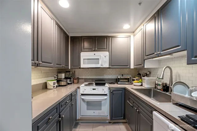 $315,000 | 321 10th Avenue South, Unit 618, Seattle, WA 98144