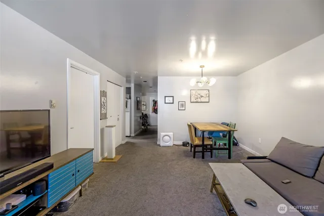 $315,000 | 321 10th Avenue South, Unit 618, Seattle, WA 98144