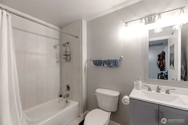 $315,000 | 321 10th Avenue South, Unit 618, Seattle, WA 98144