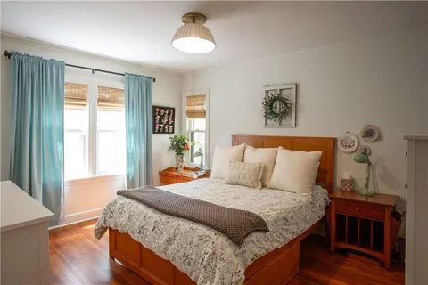 $425,000 | 405 East 72nd Street, Kansas City, MO 64131