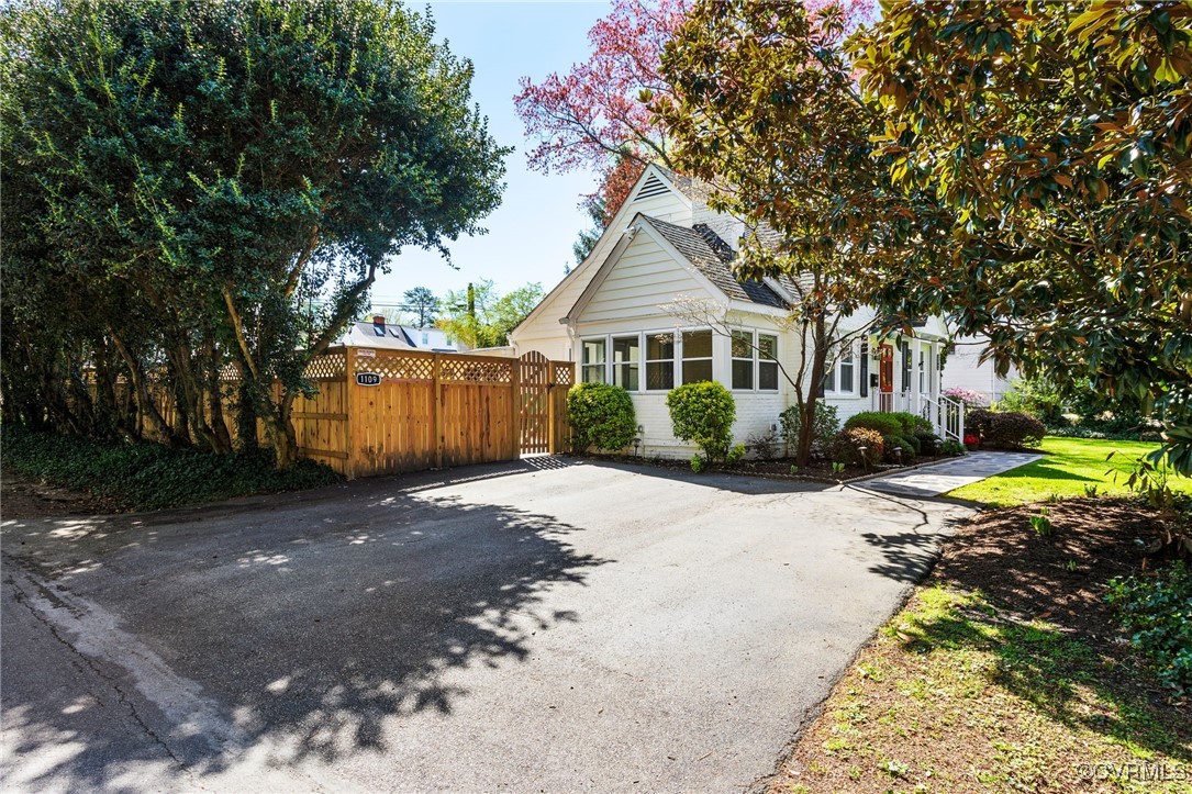 1109 Skipwith Road Henrico, VA 23229 - Photo 32 of 33 a view of a house with backyard and sitting area
