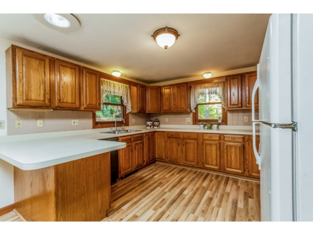 127 Haverhill Road Salem, NH 03079 - Photo 2 of 35