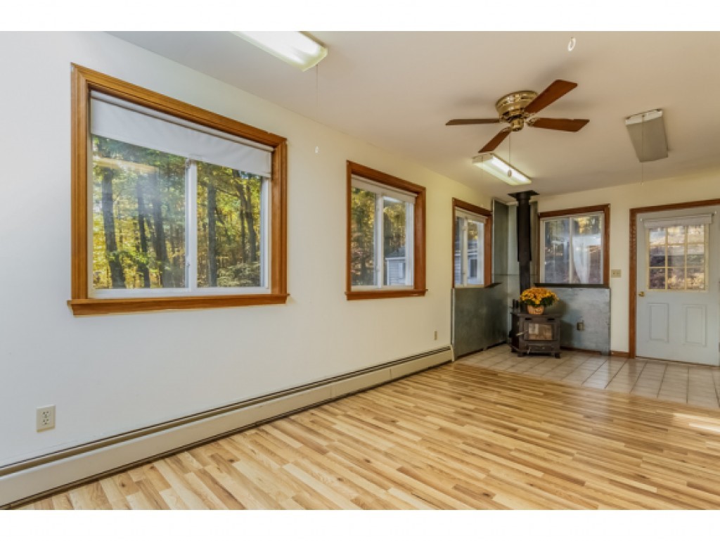 127 Haverhill Road Salem, NH 03079 - Photo 11 of 35