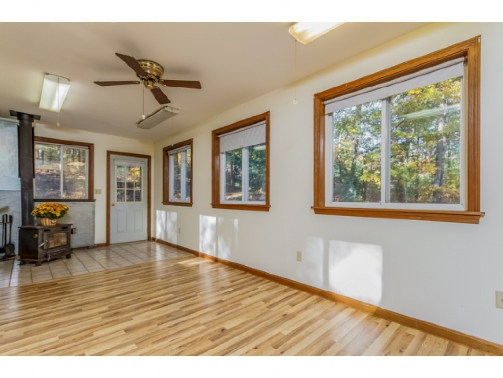 127 Haverhill Road Salem, NH 03079 - Photo 13 of 35