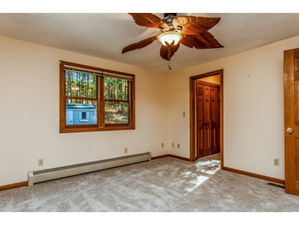 127 Haverhill Road Salem, NH 03079 - Photo 14 of 35