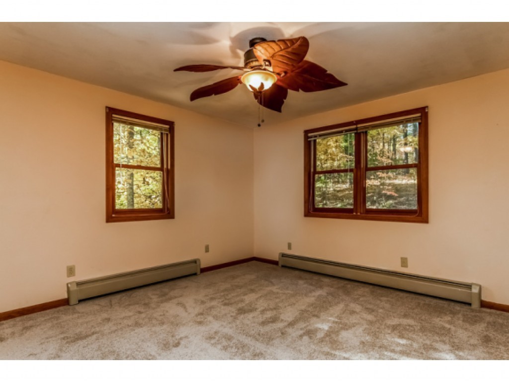127 Haverhill Road Salem, NH 03079 - Photo 15 of 35