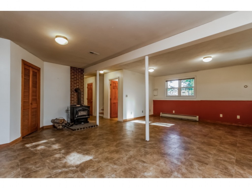 127 Haverhill Road Salem, NH 03079 - Photo 23 of 35