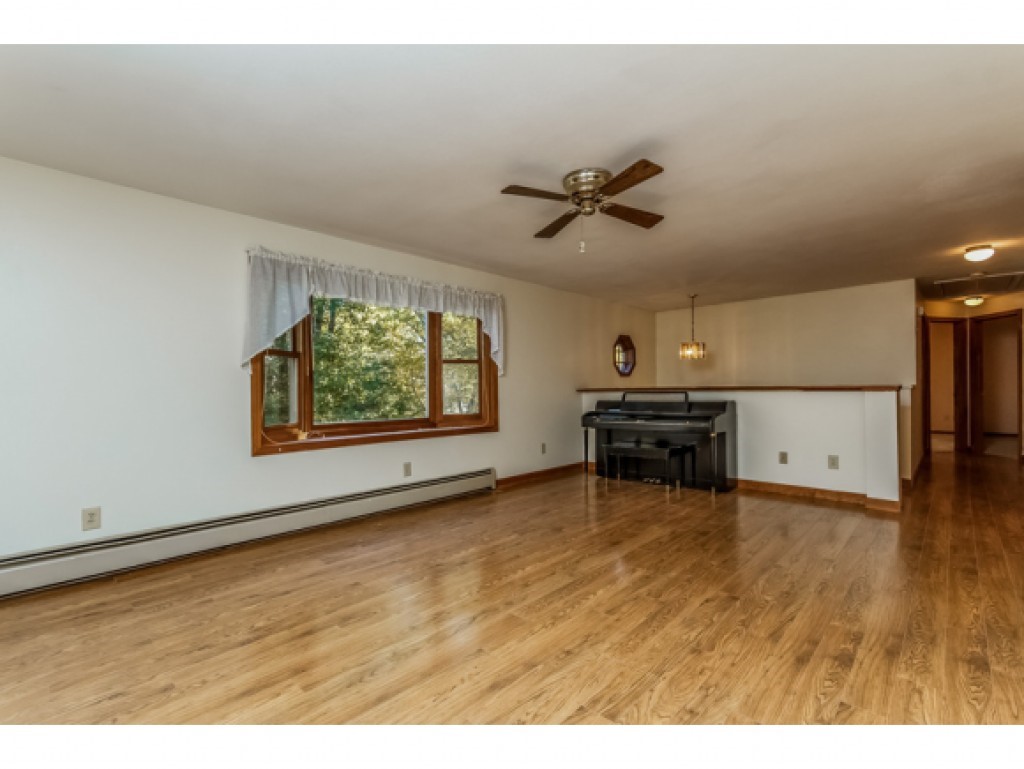 127 Haverhill Road Salem, NH 03079 - Photo 7 of 35