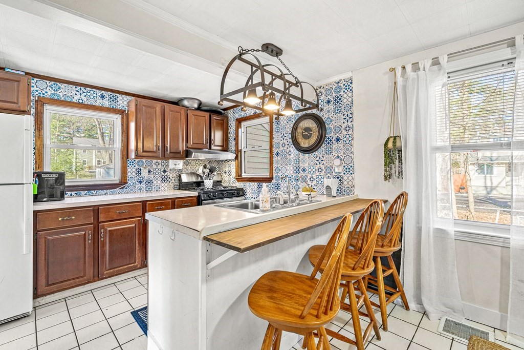 12 Lowell Road North Reading, MA 01864 - Photo 7 of 22 Gallery Image 7