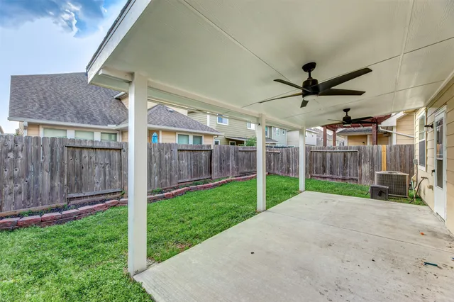$1,950 | 6443 Wilshire Fern, Houston, TX 77040