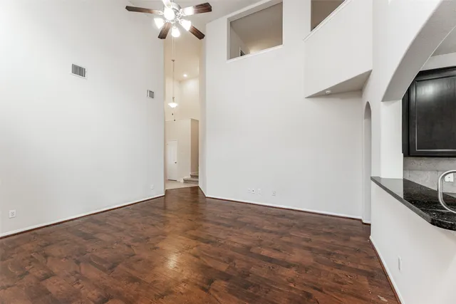 $2,000 | 6443 Wilshire Fern, Houston, TX 77040