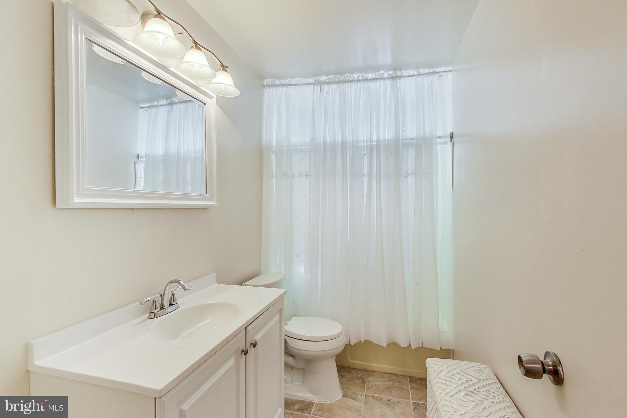 4525 Hawksbury Road Baltimore, MD 21208 - Photo 23 of 53 Hall Bath