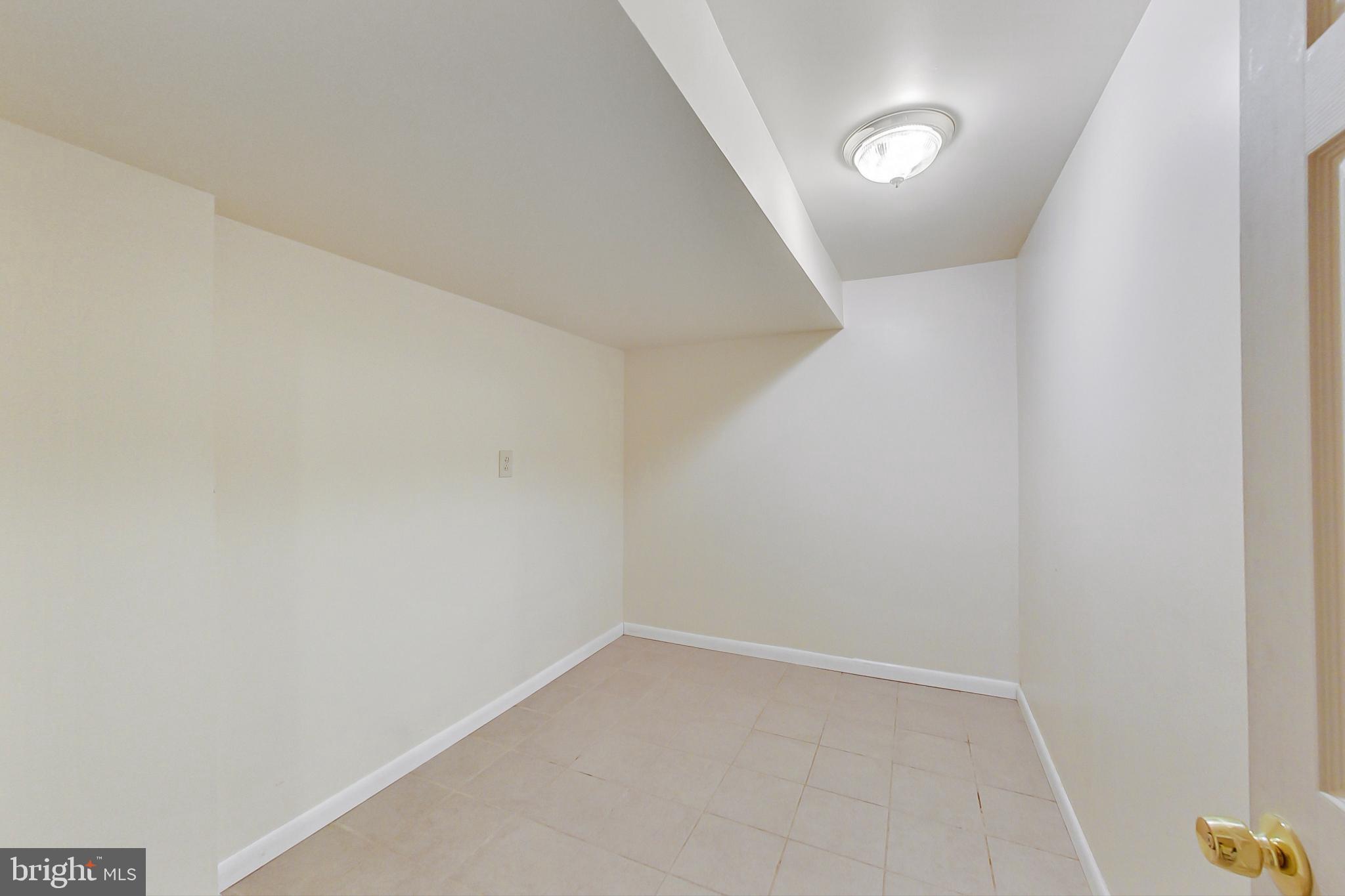 4525 Hawksbury Road Baltimore, MD 21208 - Photo 33 of 53 Den