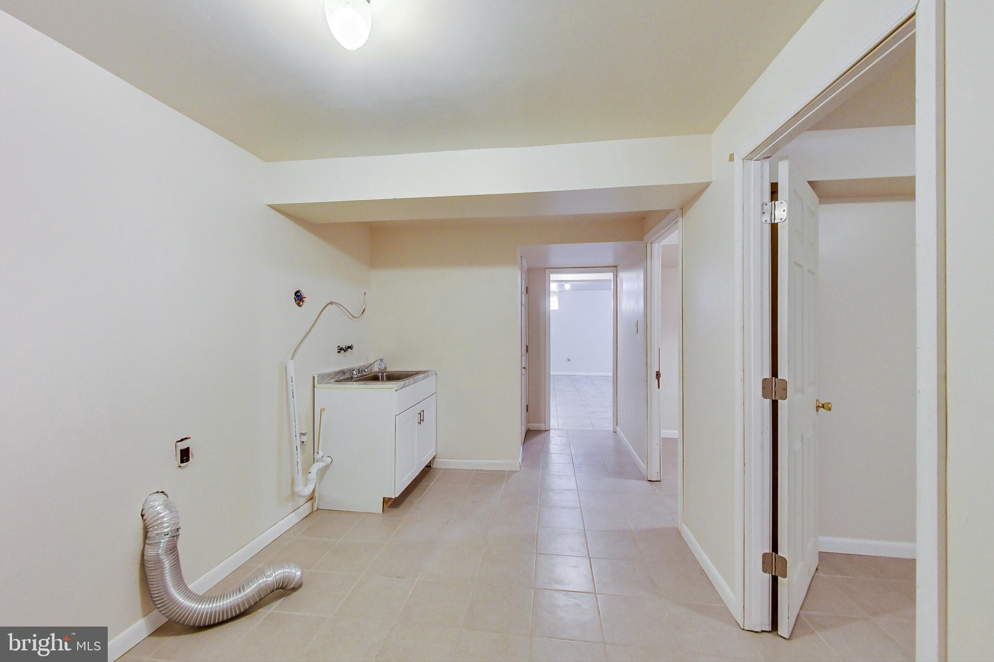 4525 Hawksbury Road Baltimore, MD 21208 - Photo 37 of 53 Laundry Area