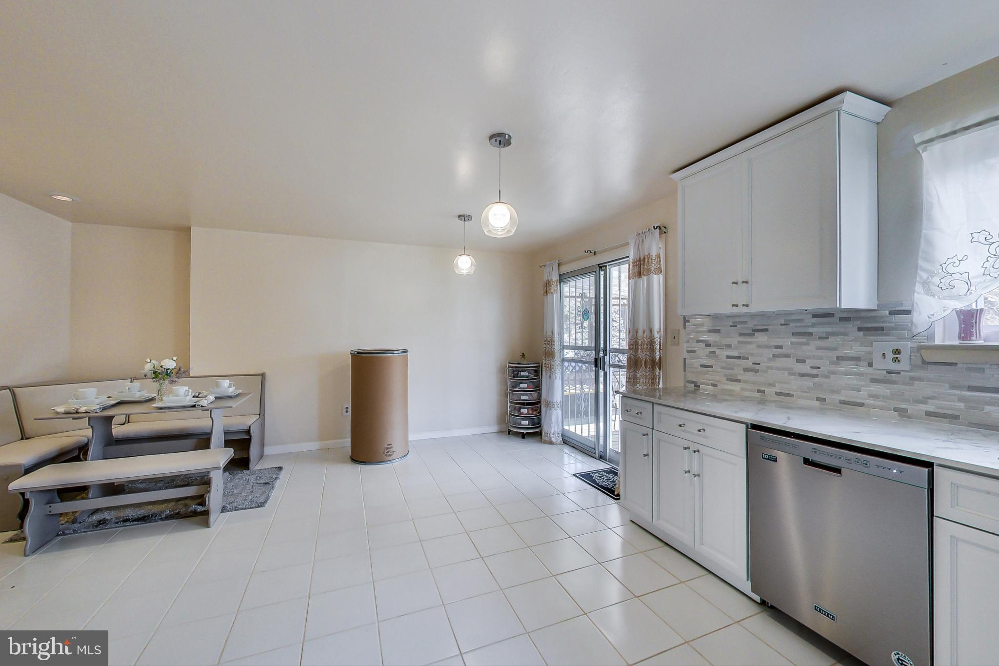 4525 Hawksbury Road Baltimore, MD 21208 - Photo 10 of 53 Eat-in Kitchen