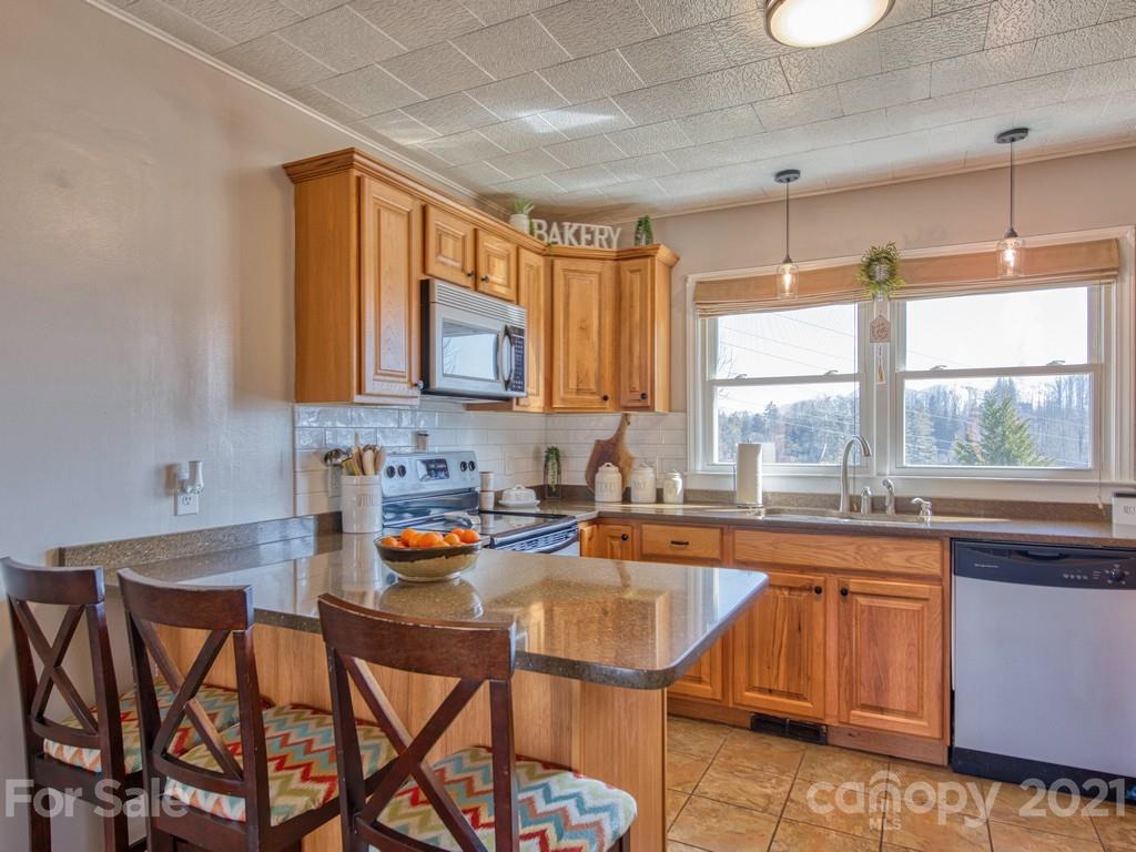 424 Phillipsville Loop Canton, NC 28716 - Photo 13 of 26