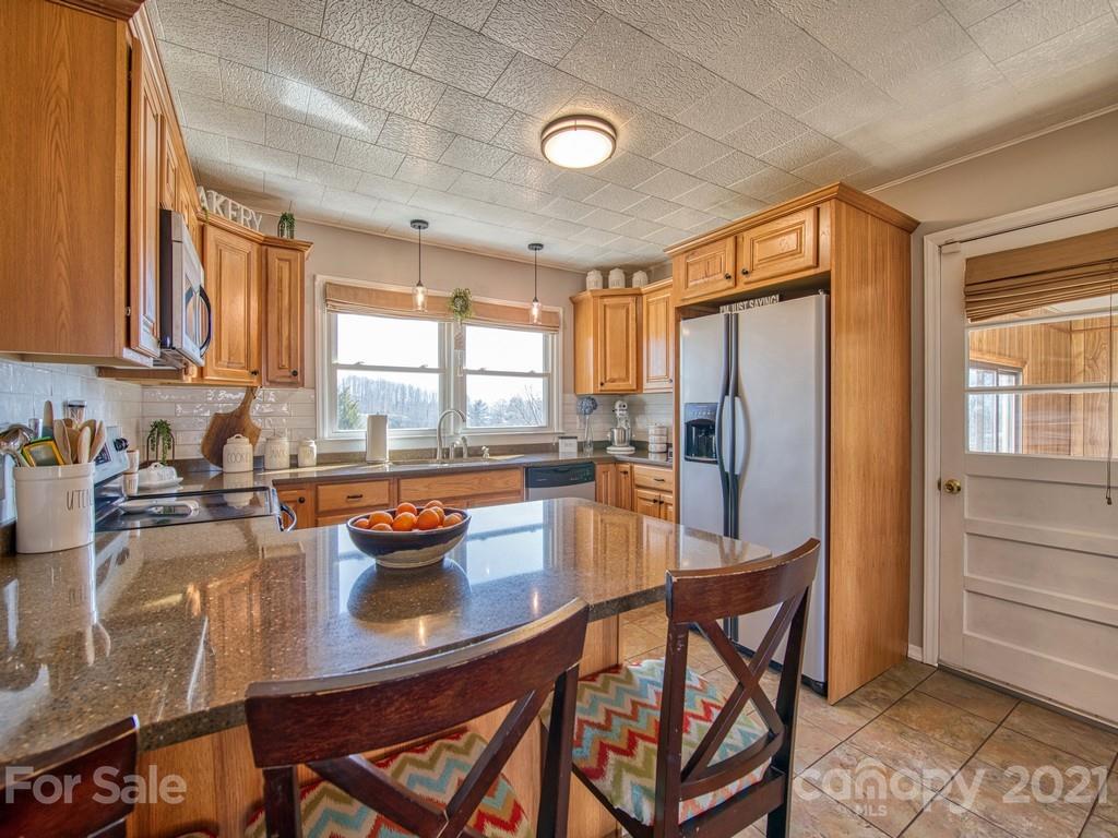 424 Phillipsville Loop Canton, NC 28716 - Photo 14 of 26
