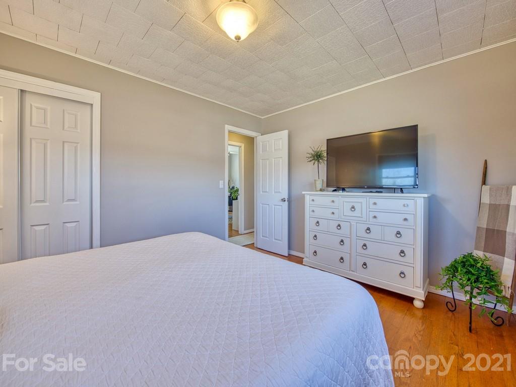 424 Phillipsville Loop Canton, NC 28716 - Photo 18 of 26