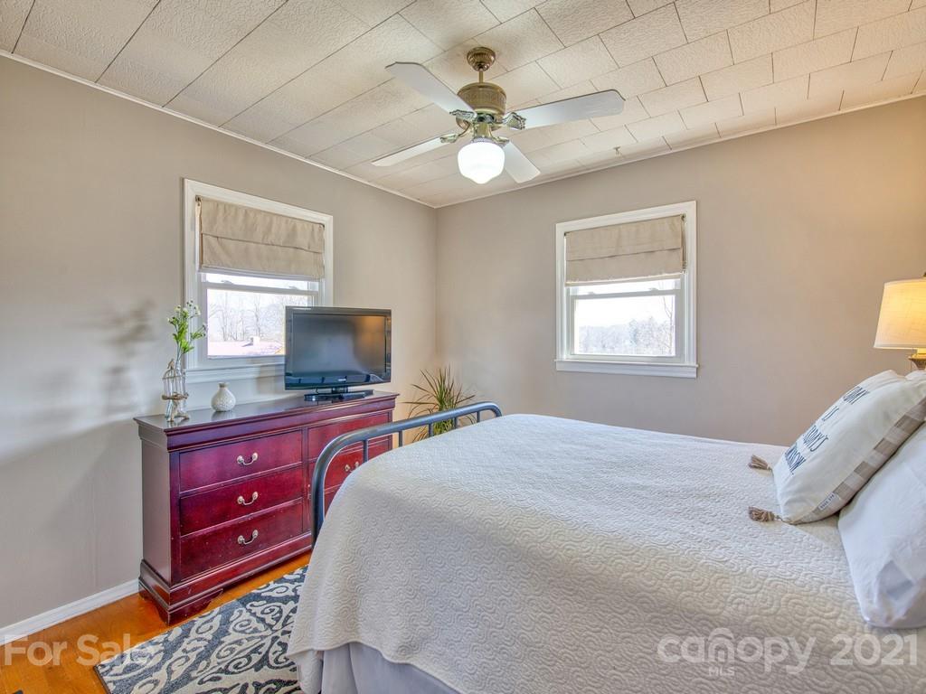 424 Phillipsville Loop Canton, NC 28716 - Photo 20 of 26
