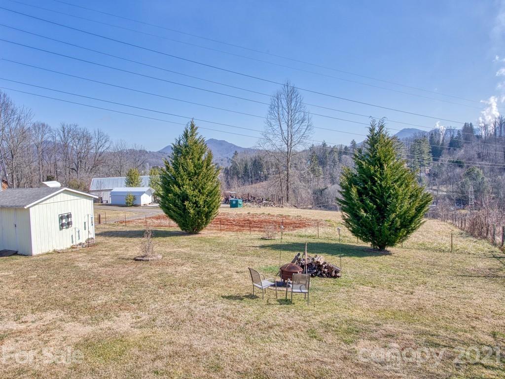 424 Phillipsville Loop Canton, NC 28716 - Photo 6 of 26