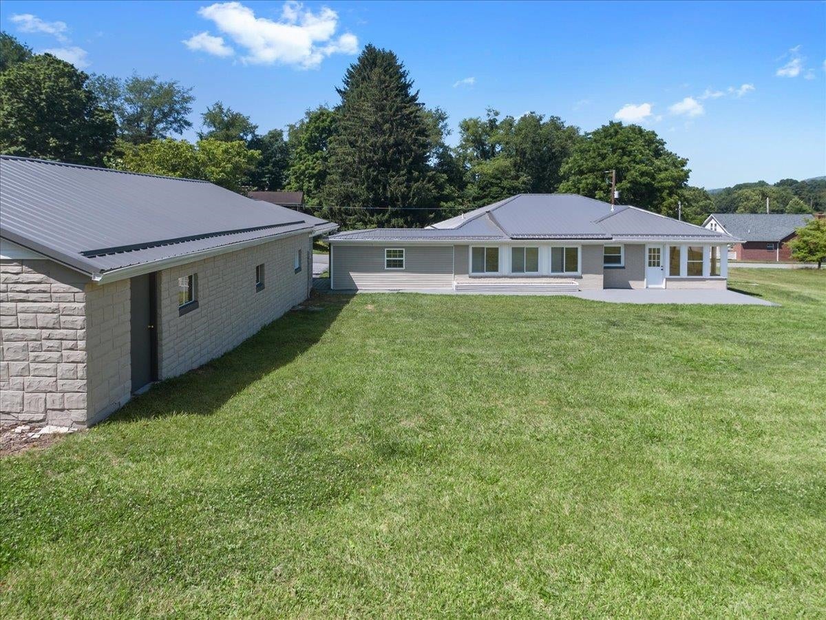 121 Spring Street Narrows, VA 24124 - Photo 46 of 54 Gallery Image 46