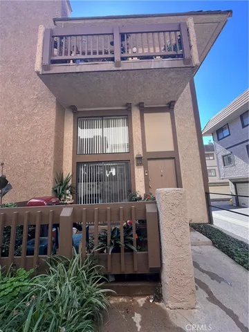 $608,000 | 1925 East Huntington Drive, Unit E, Duarte, CA 91010