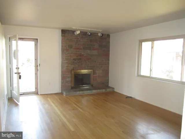 $3,060 | 5712 2nd Street South, Arlington, VA 22204