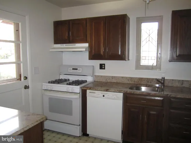 $3,060 | 5712 2nd Street South, Arlington, VA 22204