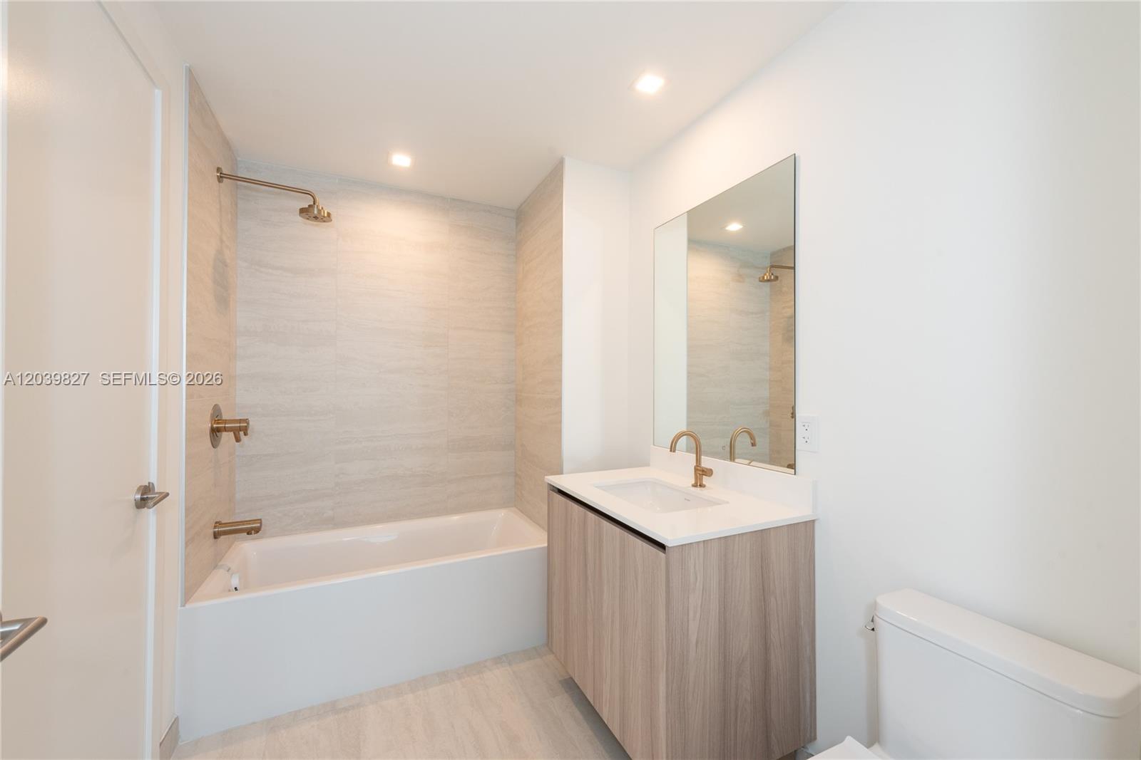 77 Southeast 5th, Unit 3206 Miami, FL 33131 - Photo 22 of 26