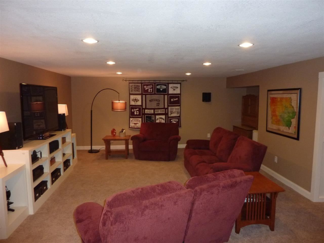 1090 East Lincoln Road Eldridge, IA 52748 - Photo 12 of 19 Gallery Image 12