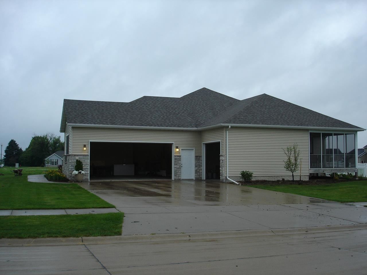 1090 East Lincoln Road Eldridge, IA 52748 - Photo 16 of 19 Gallery Image 16