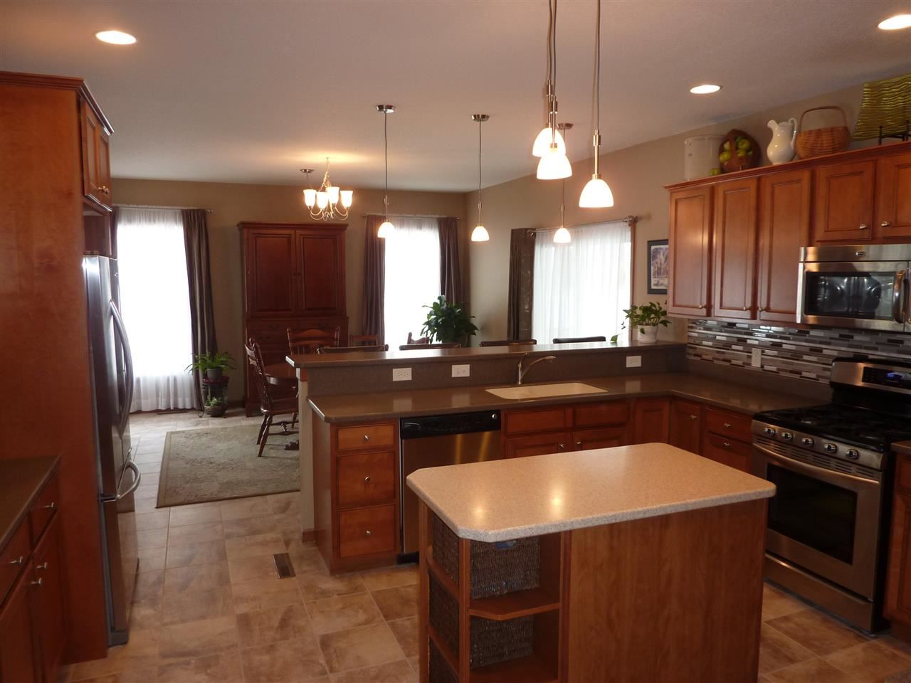 1090 East Lincoln Road Eldridge, IA 52748 - Photo 6 of 19 Gallery Image 6