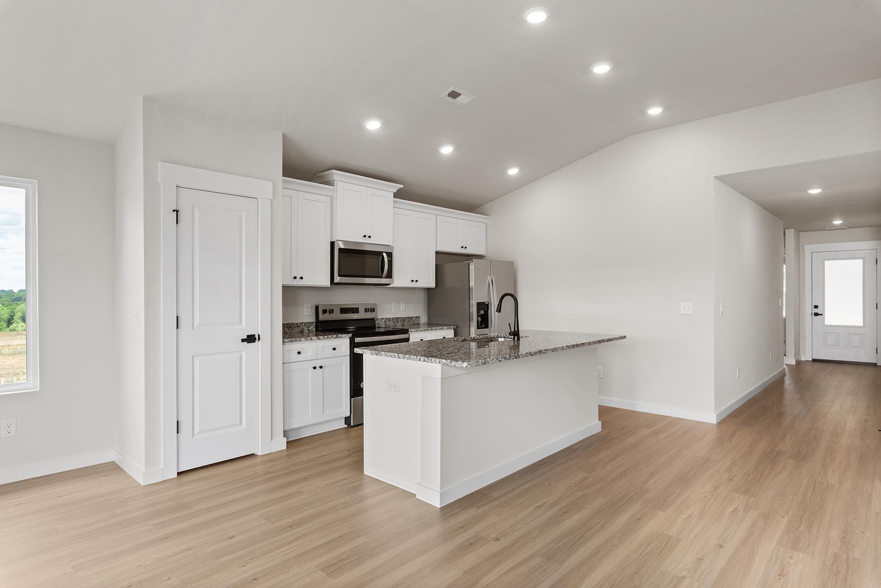 1428 Wild Indigo Way Moore, SC 29369 - Photo 3 of 10