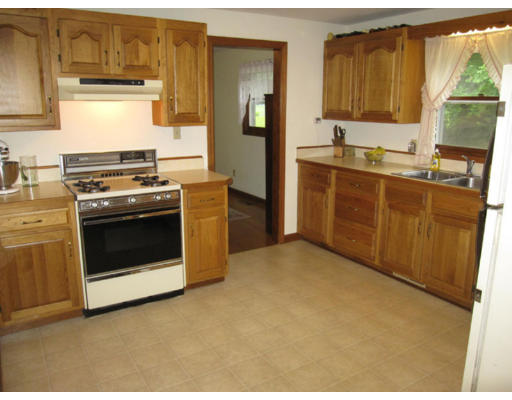 109 Barton Road Greenfield, MA 01301 - Photo 4 of 12 Gallery Image 4