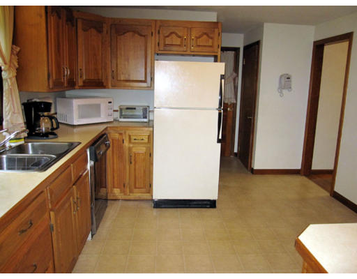 109 Barton Road Greenfield, MA 01301 - Photo 5 of 12 Gallery Image 5