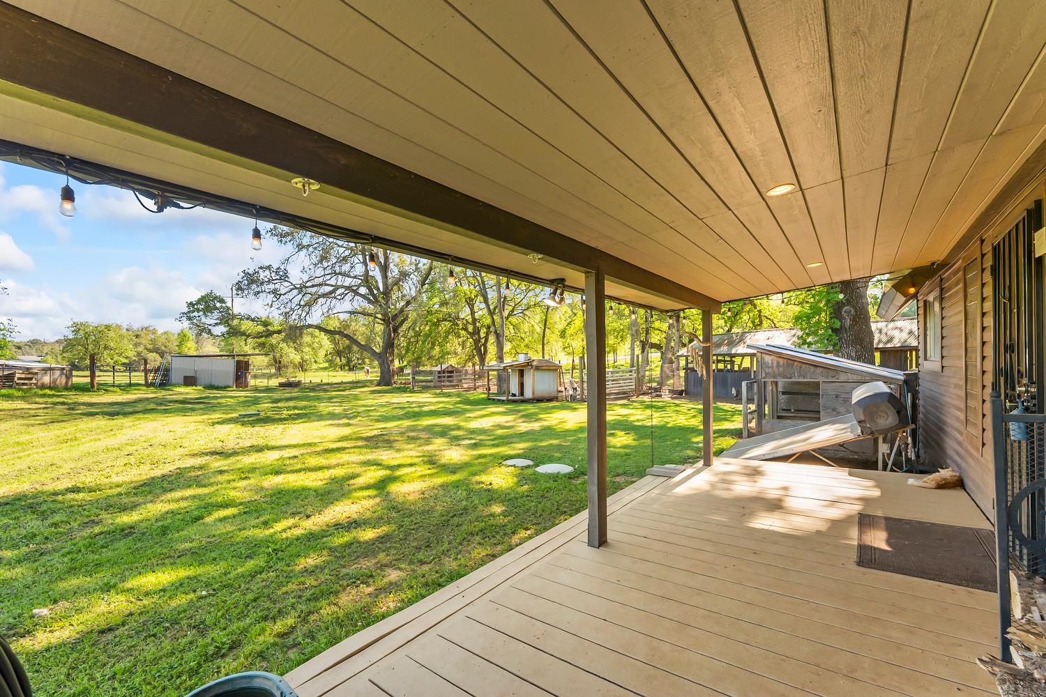 4997 Carbondale Road Plymouth, CA 95669 - Photo 18 of 58