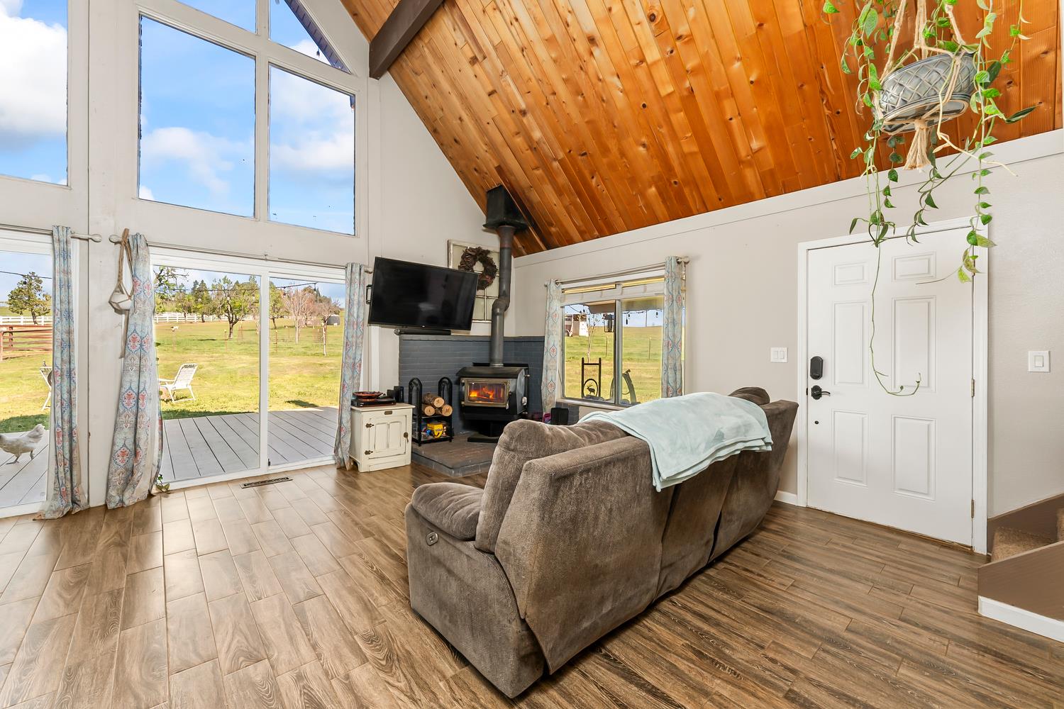 4997 Carbondale Road Plymouth, CA 95669 - Photo 23 of 58