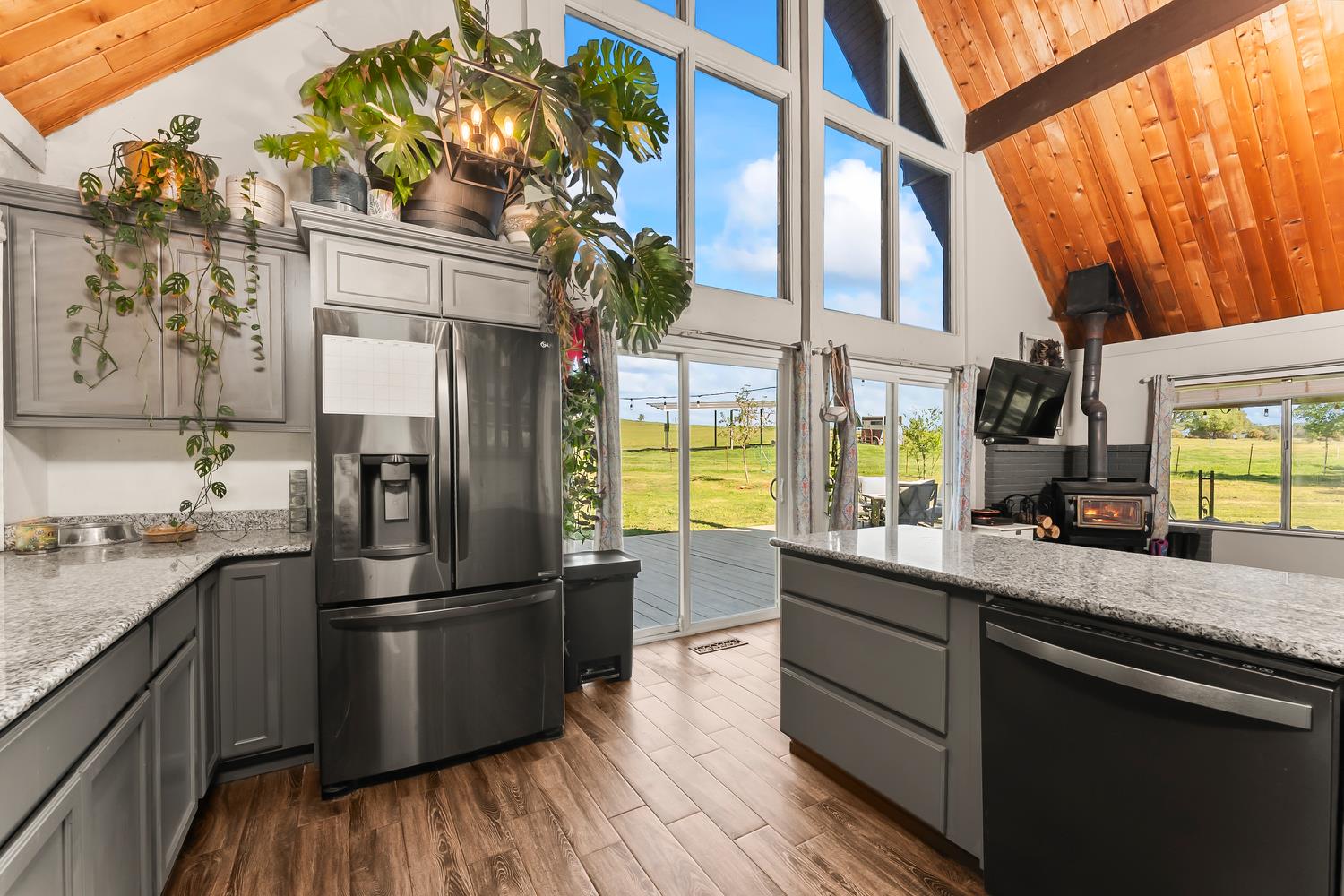 4997 Carbondale Road Plymouth, CA 95669 - Photo 29 of 58