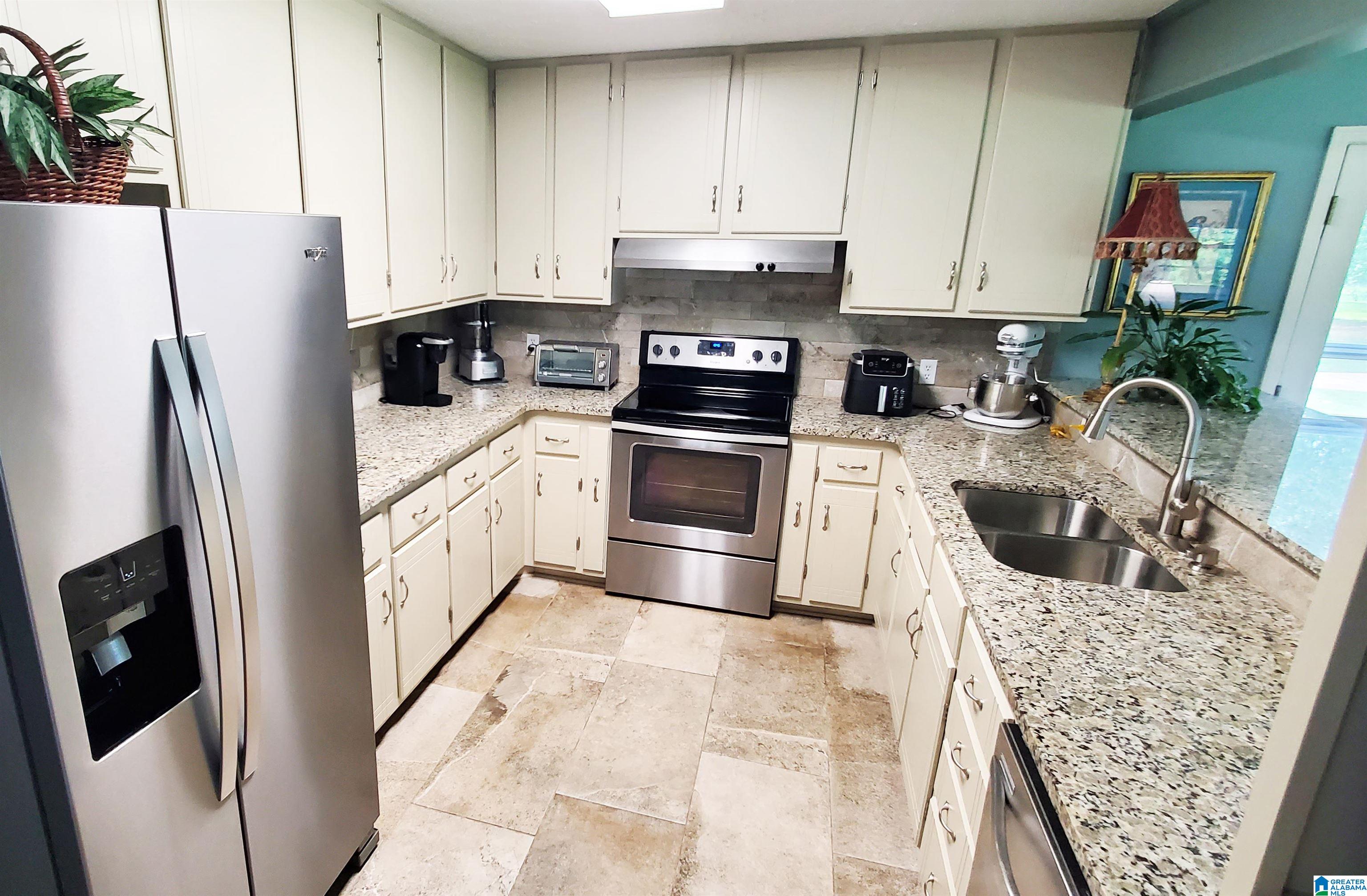 807 Country Club Road Sylacauga, AL 35150 - Photo 4 of 18