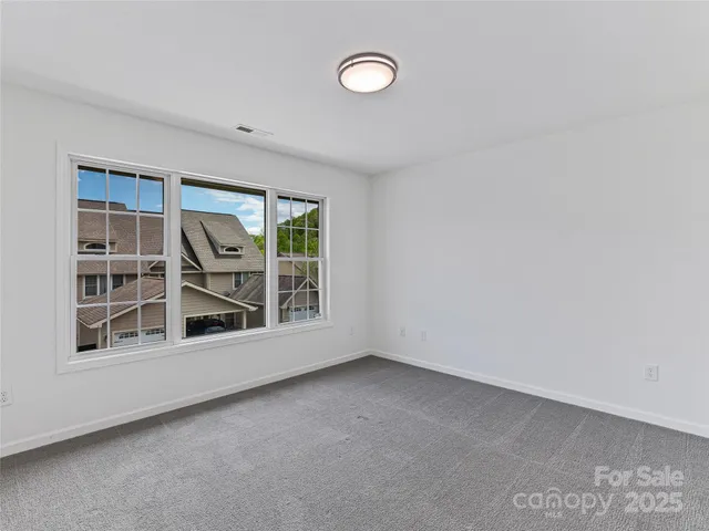 $260,000 | 30 Rotunda Circle, Asheville, NC 28806