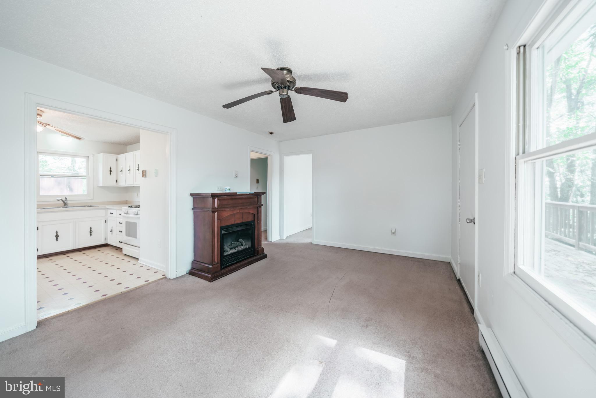 5272 Germantown Road Midland, VA 22728 - Photo 33 of 43 ADU Living Room