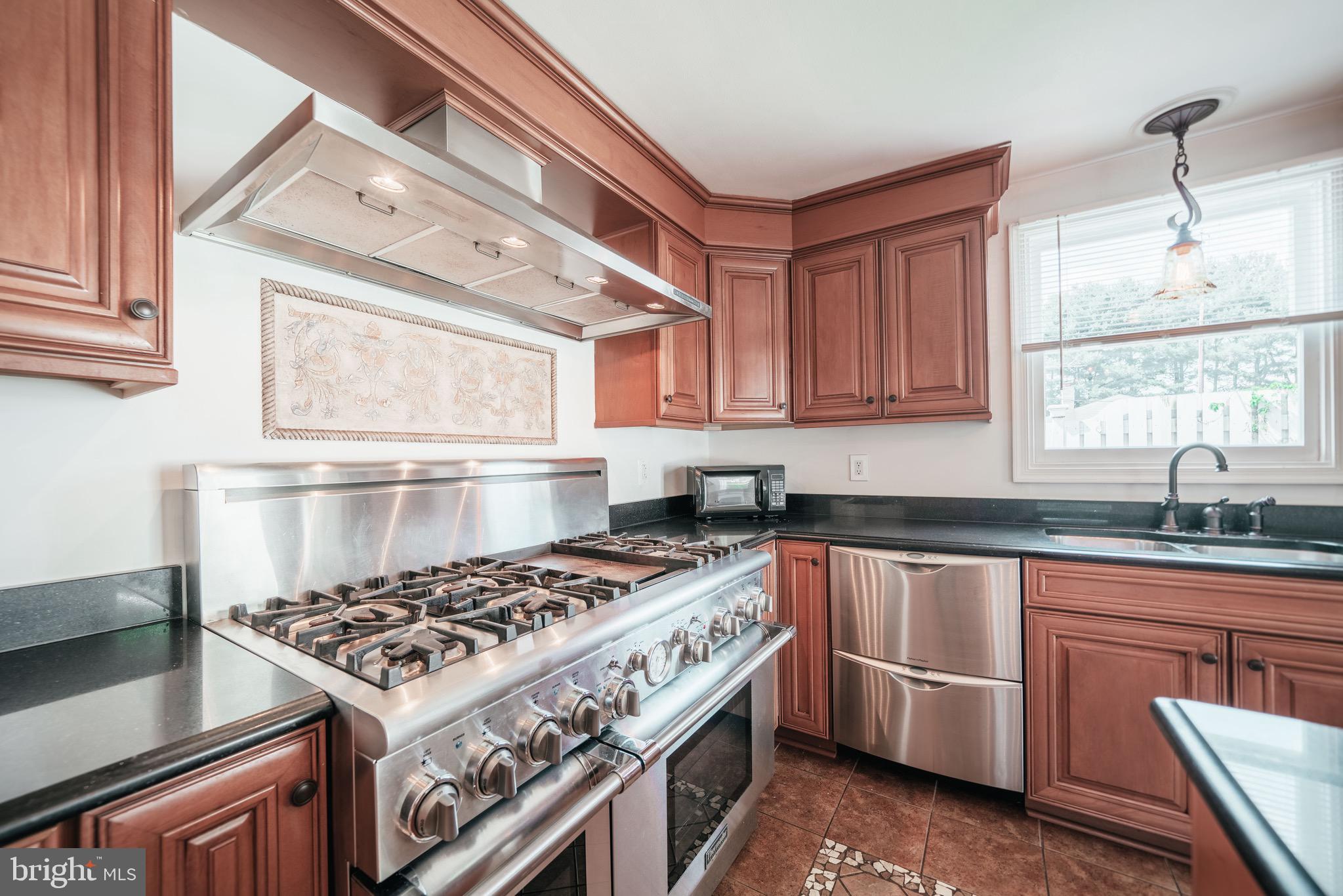 5272 Germantown Road Midland, VA 22728 - Photo 4 of 43