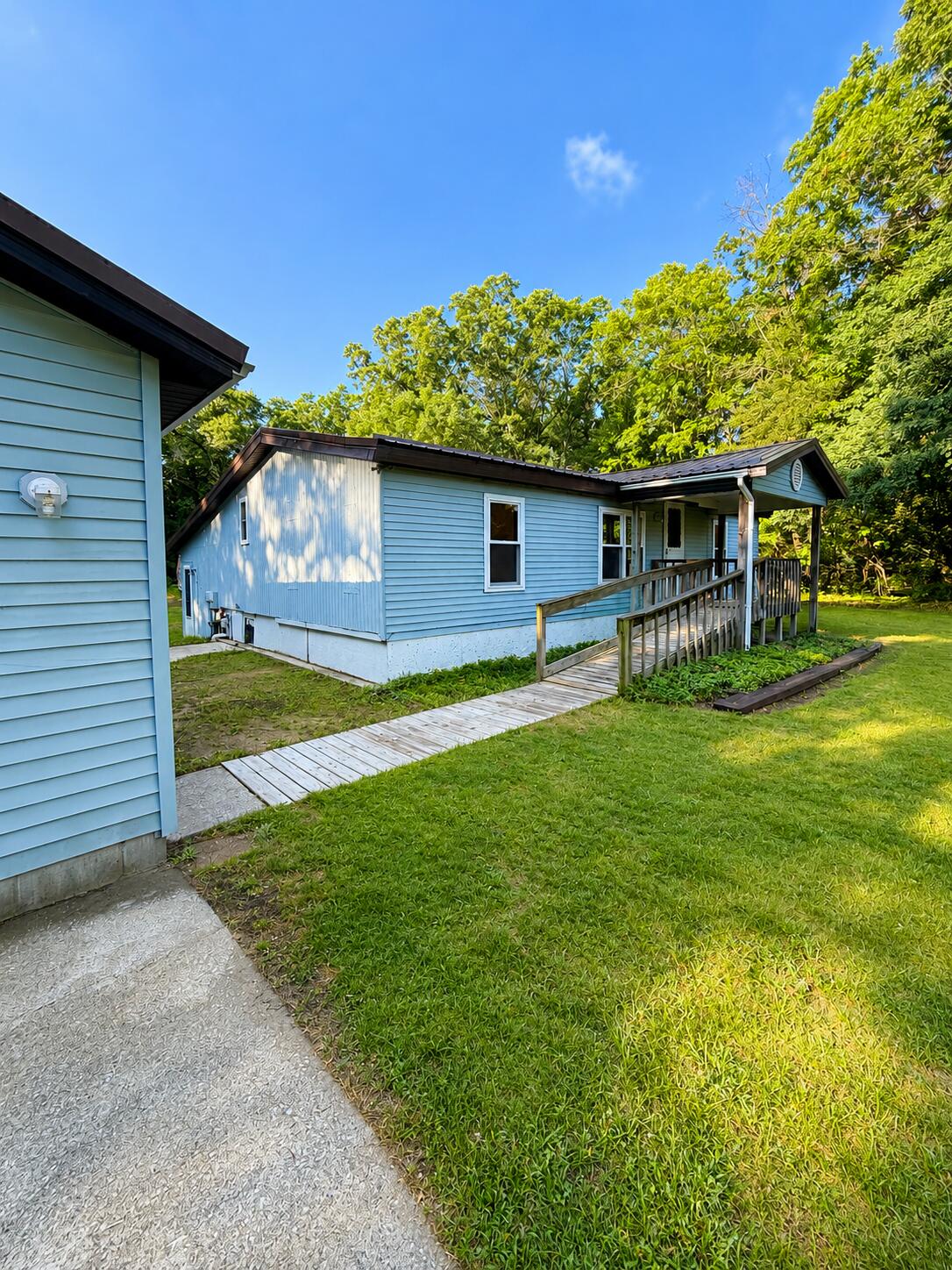 6637 White Road Muskegon, MI 49442 - Photo 2 of 22 AA172A1E-8CB1-418F-A49D-8314BD53092F