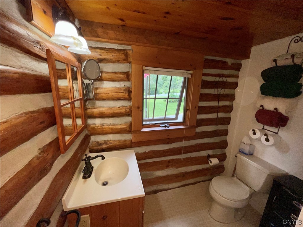 7807 Bonney Hill Road Hamilton, NY 13346 - Photo 22 of 50 Full bath in main cabin