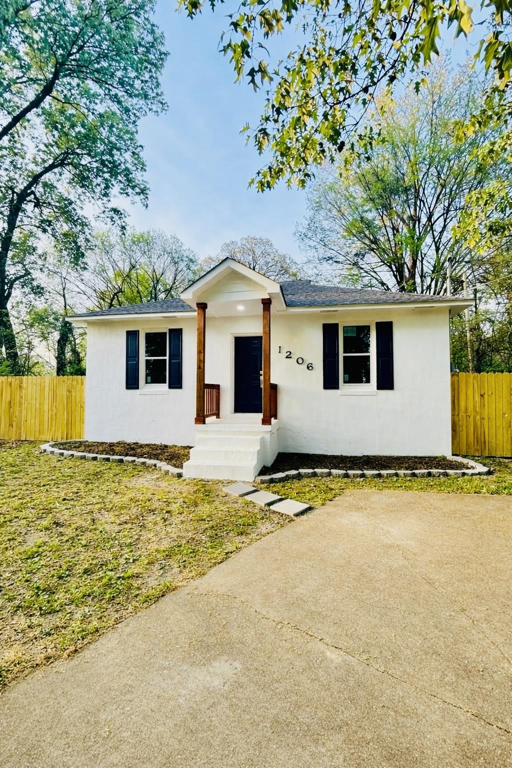1206 East Alcy Road Memphis, TN 38106 - Photo 3 of 22