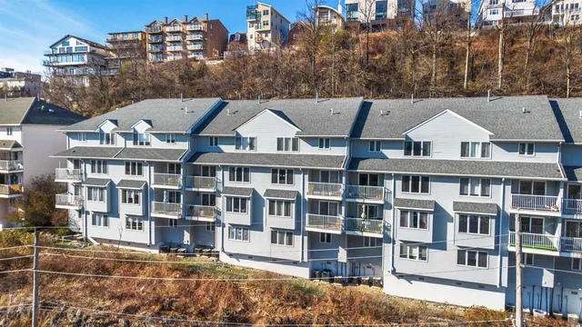 $4,200 | 19 Legend Hills Drive, Edgewater, NJ 07010