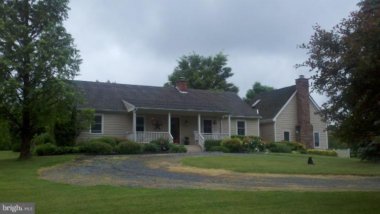 18359 Foundry Road Purcellville, VA 20132 - Photo 7 of 7 Exterior (Front)